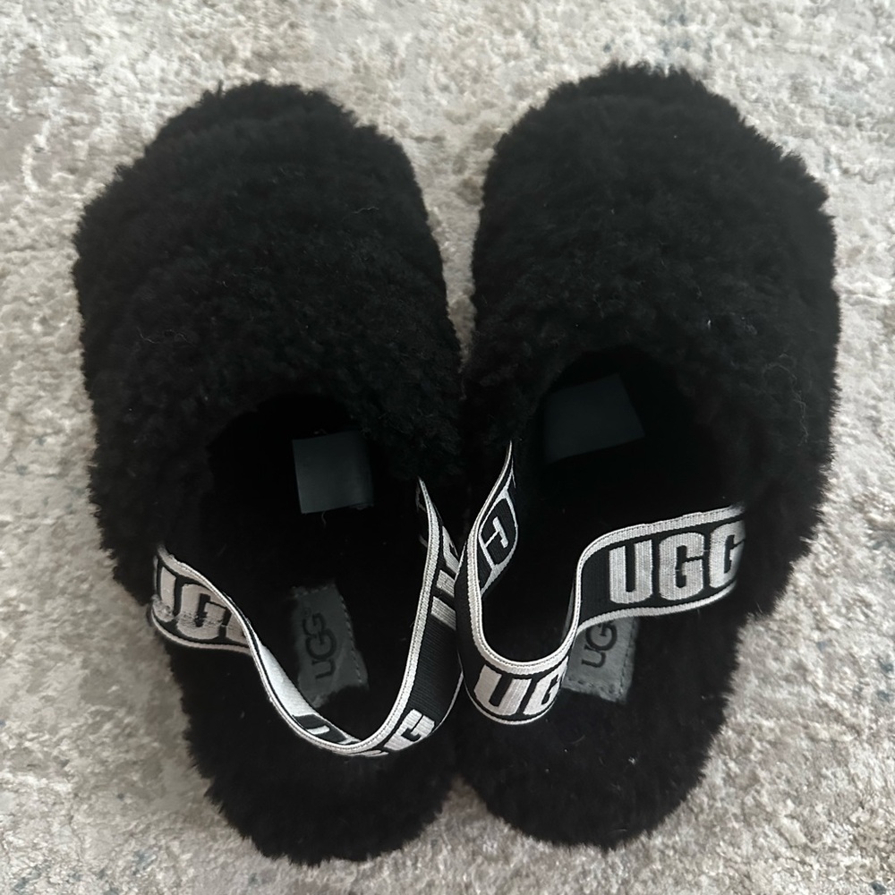 UGG Women's Black Fluffy Slippers